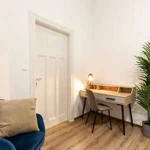 Glamorous Modern In The Hearth Of Appartamento Budapest